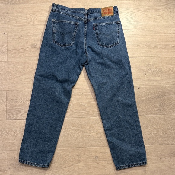 Levi’s 550 Men’s Relaxed Fit Jeans Medium Wash W35 L32 Classic Denim - Picture 4 of 9